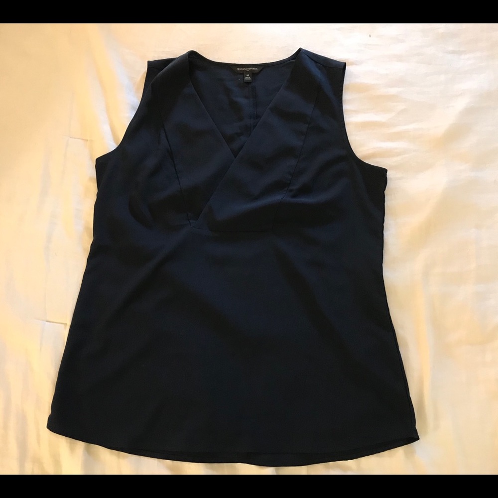 Banana Republic navy sleeveless shirt